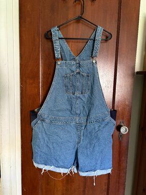Old Navy Maternity Short Overalls (Size XXL)